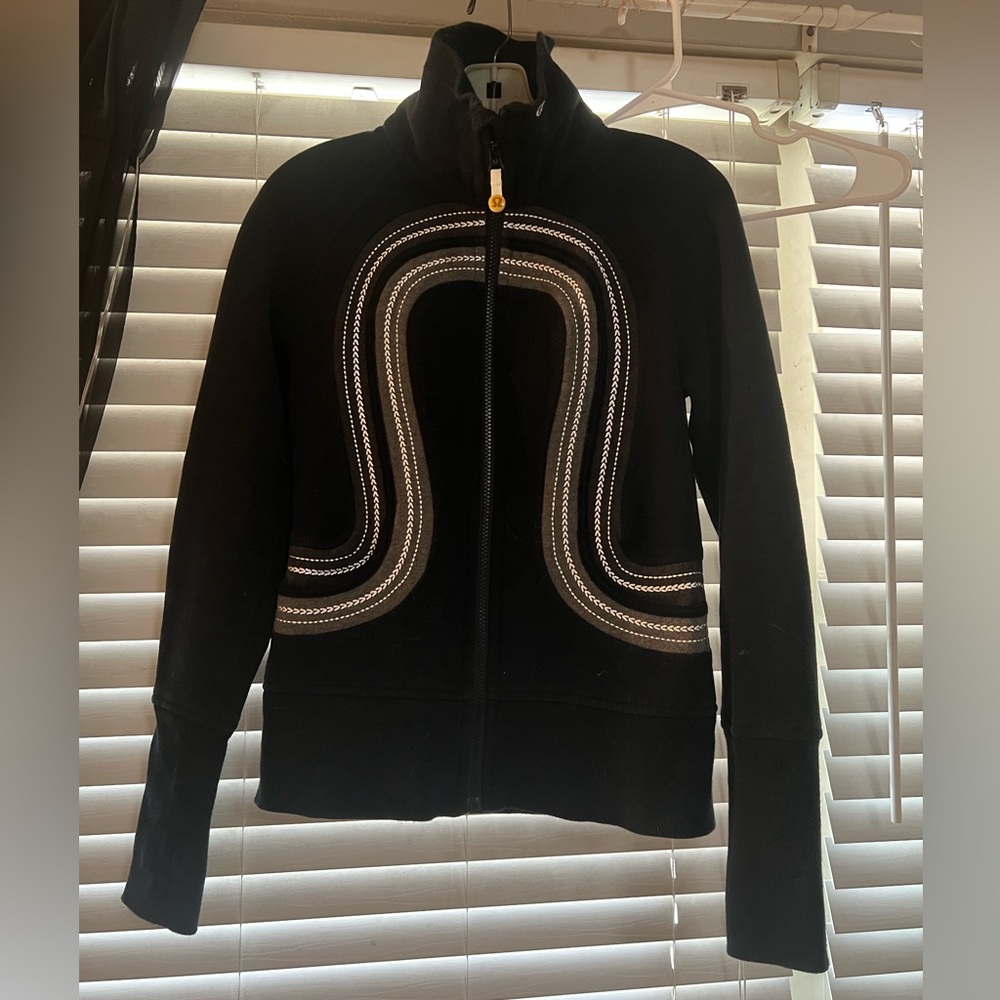 Lululemon Breathe deeply yoga jacket